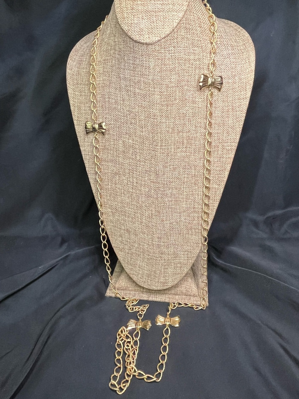 54” Long Vintage Gold Tone Brass Chain Necklace w Stationary Bows 1980s Fashion